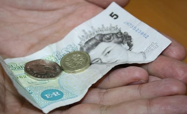 İngiliz Sterlini Tarihi Çöküşü Yaşayacak mı?