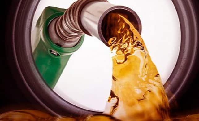 Gece Yarısından İtibaren Benzine 10 Kuruşluk Zam!