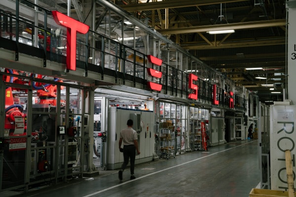 Teslas Aktien steigen ohne Grund