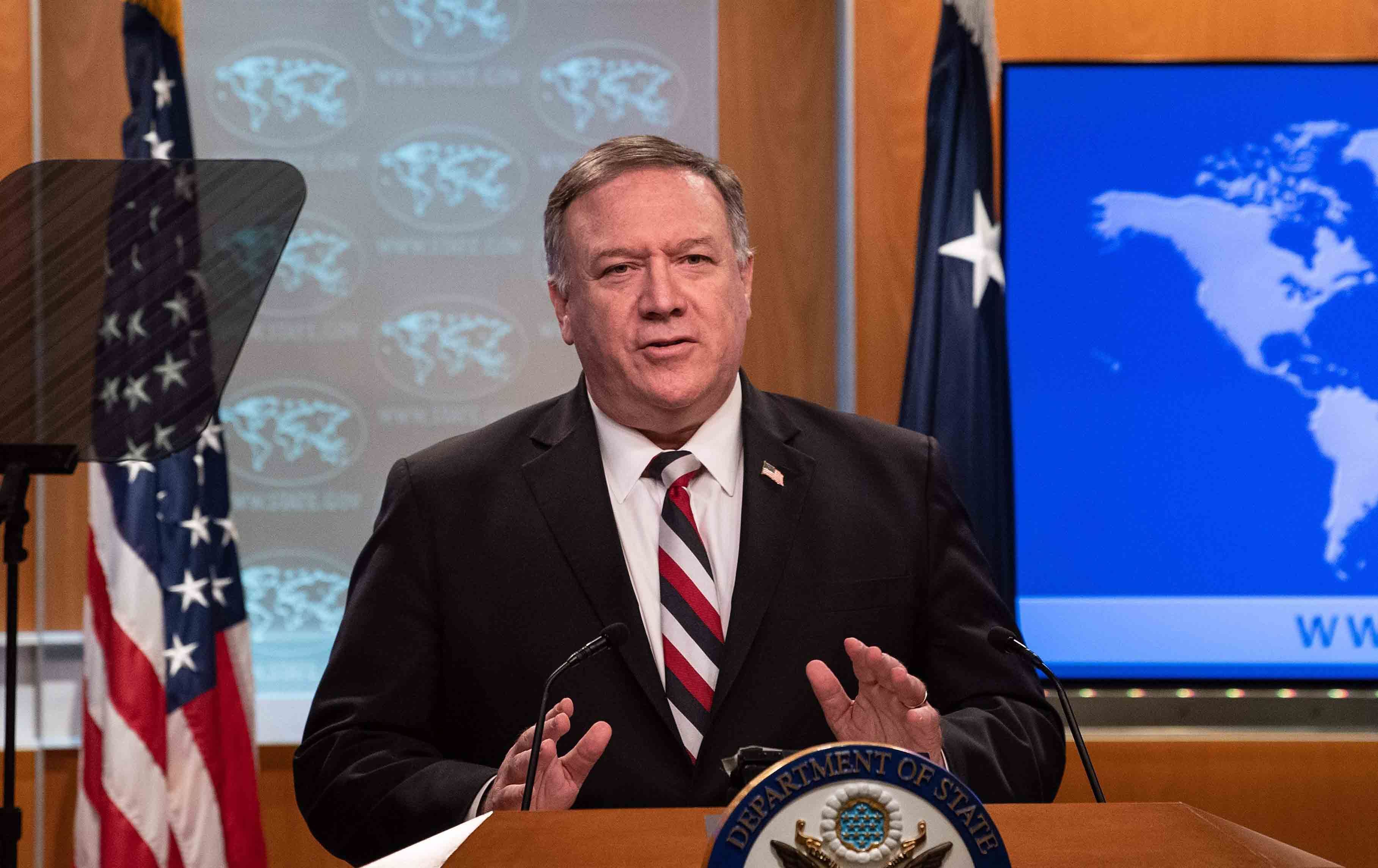Pompeo'nun aksine, Trump açıkça Rusları siber saldırı için suçlamıyor