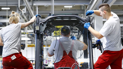 Euro bölgesi imalat sektörü iki buçuk yılda çok hızlı büyüdü