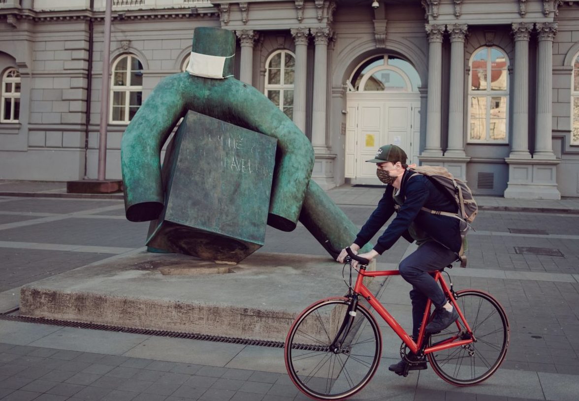 Almost one hundred thousand self-employed people stopped their business in the Czech Republic last year