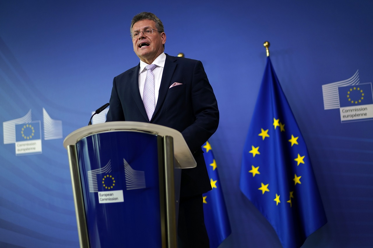 At a meeting in London, Šefčovič tried to calm the post-Brexit trade turmoil