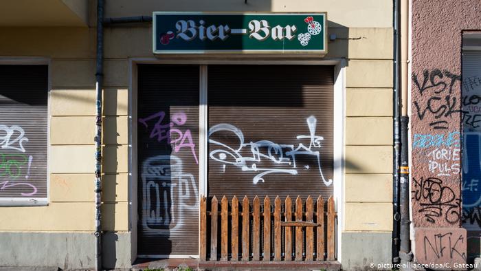 The closure of stores in Germany can liquidate up to 120,000 of them