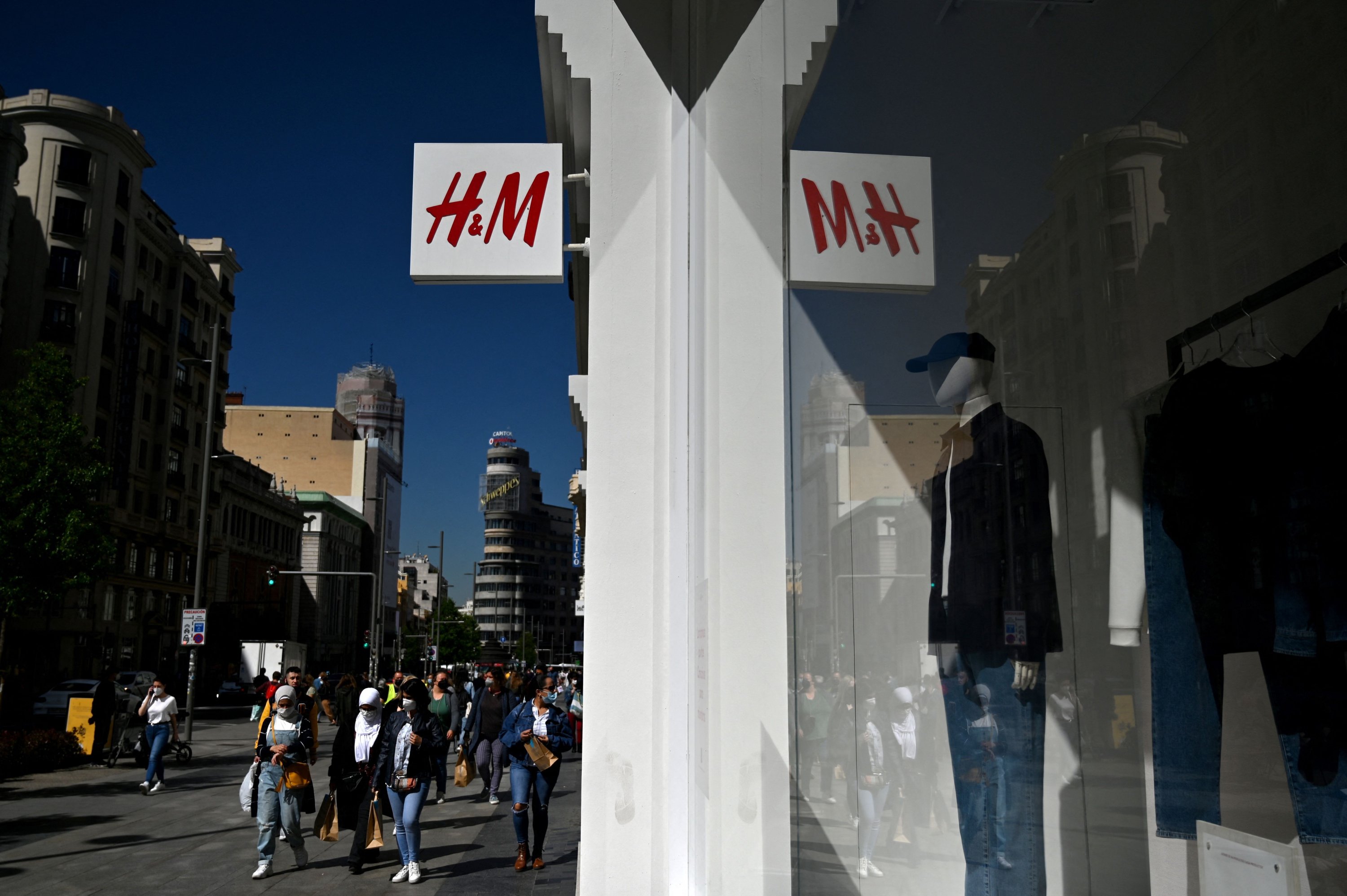 H&M, İspanya'da binden fazla çalışanı işten çıkaracak
