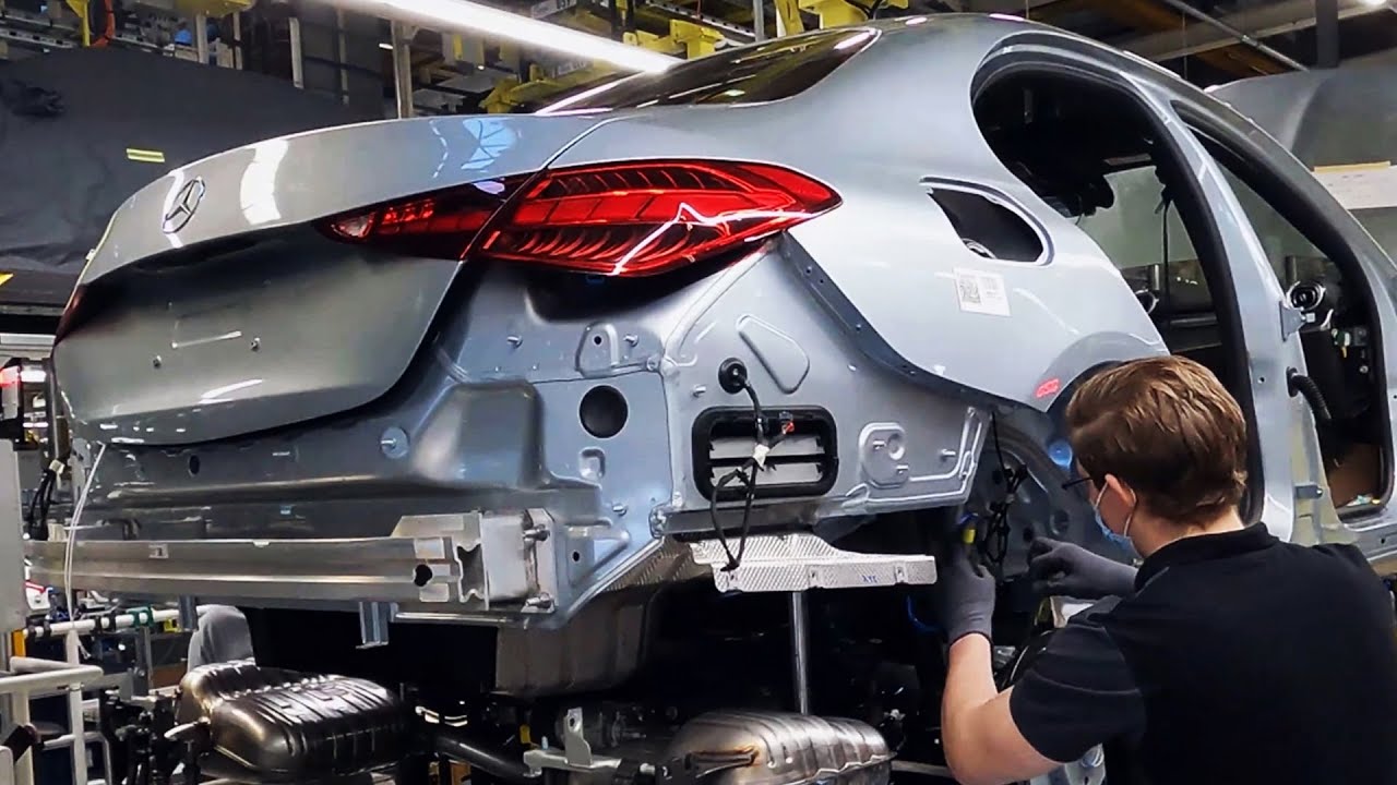 German production shrinks unexpectedly in February