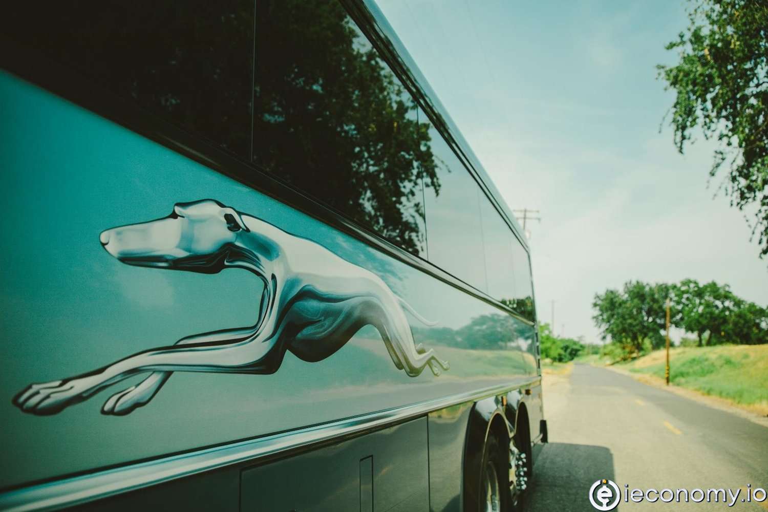 Greyhound buses stop operating in Canada