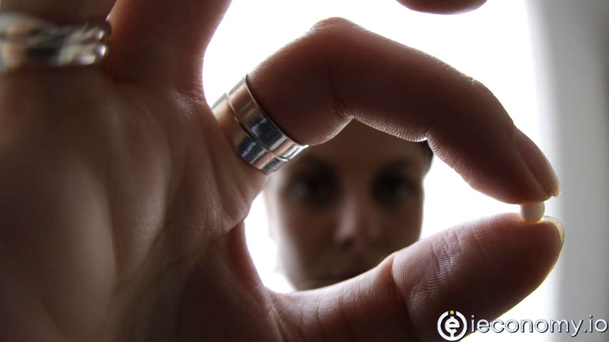 The French government introduces free contraception for all young women