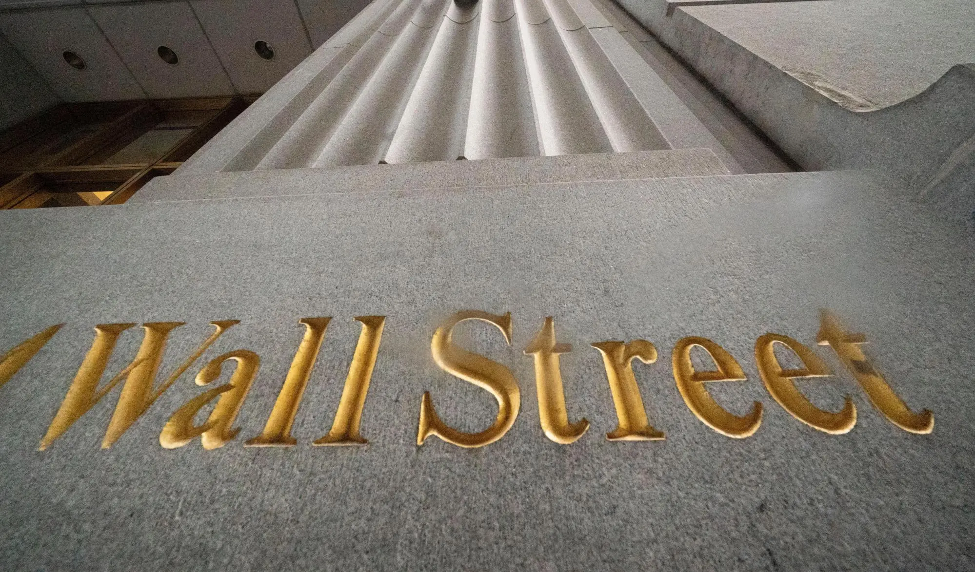 Wall Street temkinli davrandı