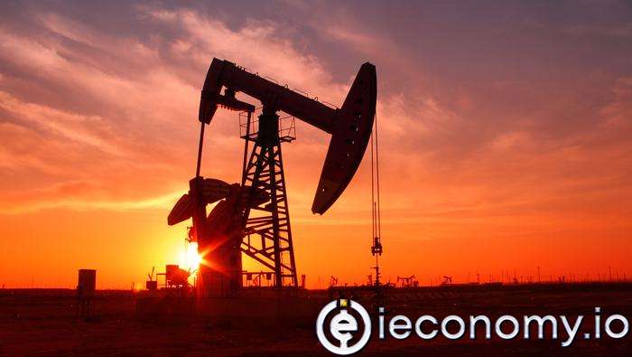 Petrol, ABD'de Cansız Yaz Sezonu Sebebiyle Düştü