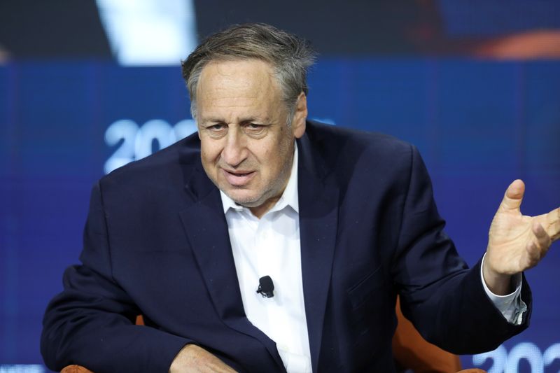 AMC CEO'su 2023'te Maaşının Dondurulmasını İstedi