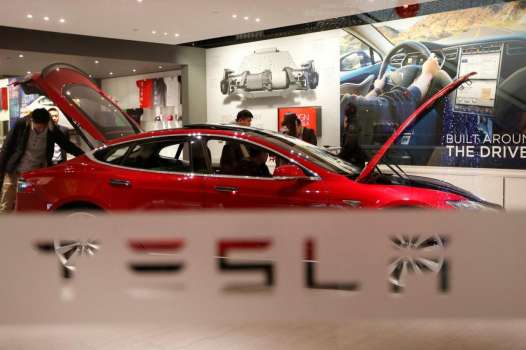 Musk'ın İndirim Stratejisi Tesla Hisselerini %7 Artırdı