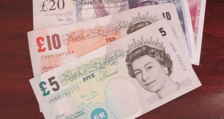 GBP/USD Sinyali: Sert Tersine Dönüşü Şiddetlenirken Ayılar Hakim Oluyor