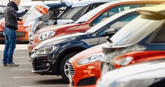 Bayram Öncesi Araç Satışlarında Hareketlilik! Araç alacaklara Nisan Ayı İçin Uyarılar